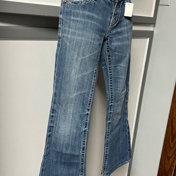 Like New, Miss Me Jeans! Size 26/31 per tag. - Picture 3 of 13
